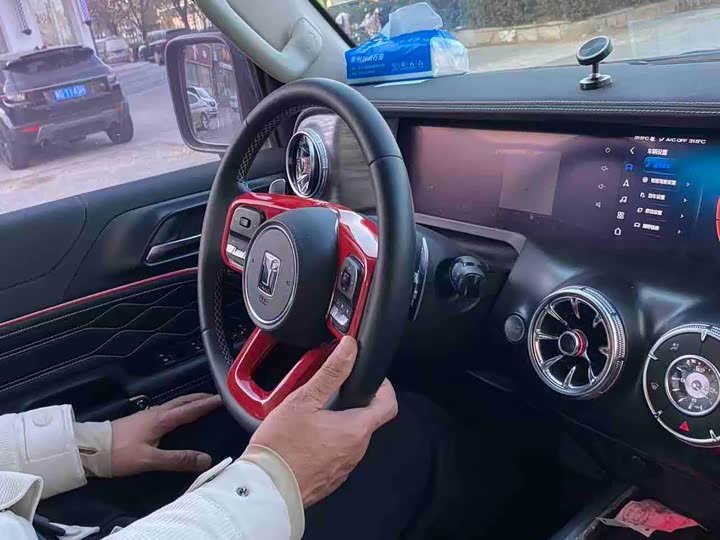 Фото 5 - Tank 300