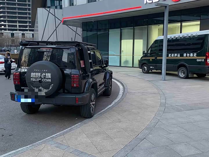 Фото 8 - Tank 300