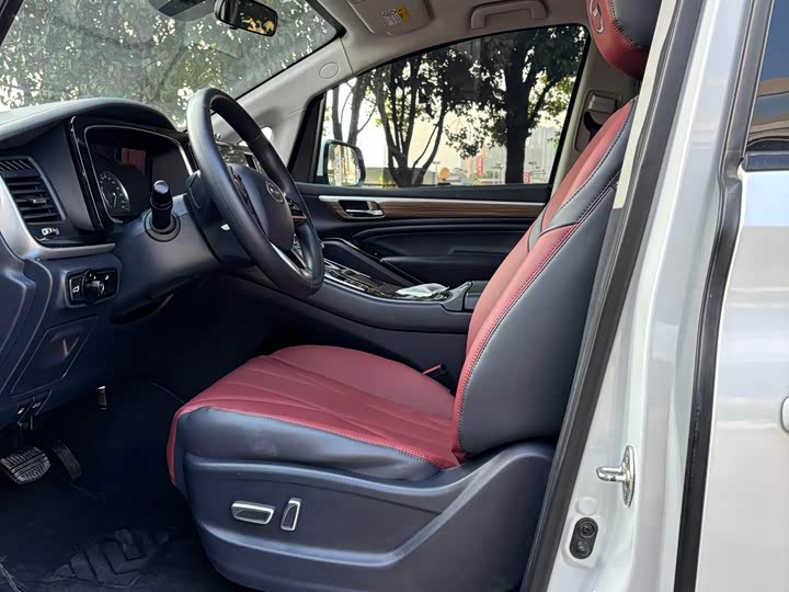 Фото 4 - GAC Trumpchi M8