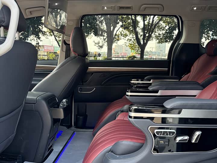 Фото 5 - GAC Trumpchi M8