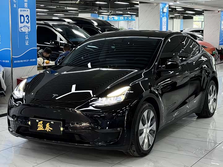 Фото 1 - Tesla Model Y