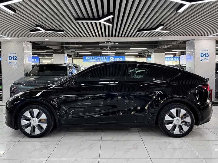 Фото 4 - Tesla Model Y