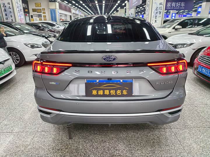 Фото 6 - Ford Mondeo