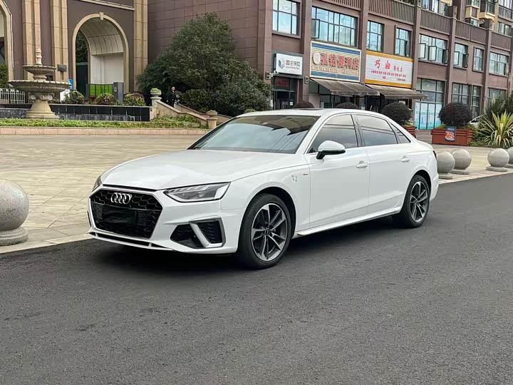 Фото 2 - Audi A4L