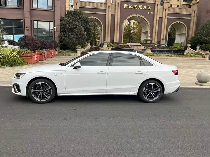 Фото 3 - Audi A4L