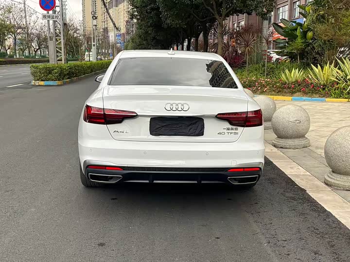 Фото 5 - Audi A4L