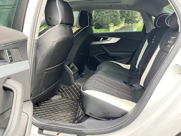 Фото 7 - Audi A4L