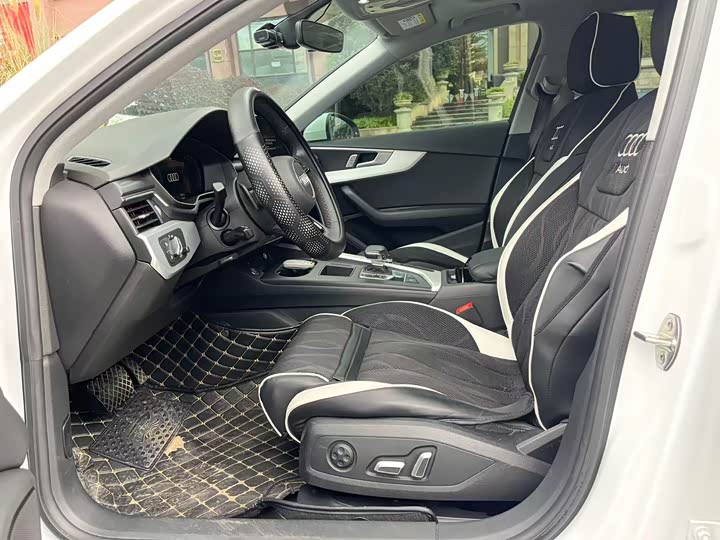 Фото 8 - Audi A4L