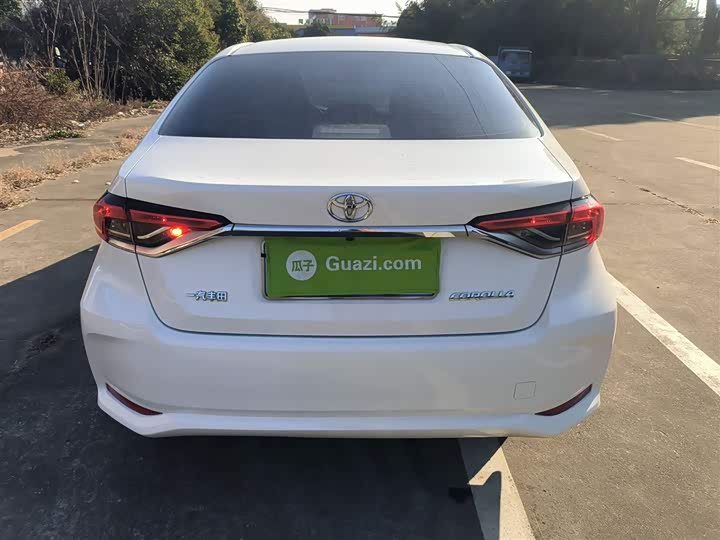 Фото 6 - Toyota Corolla