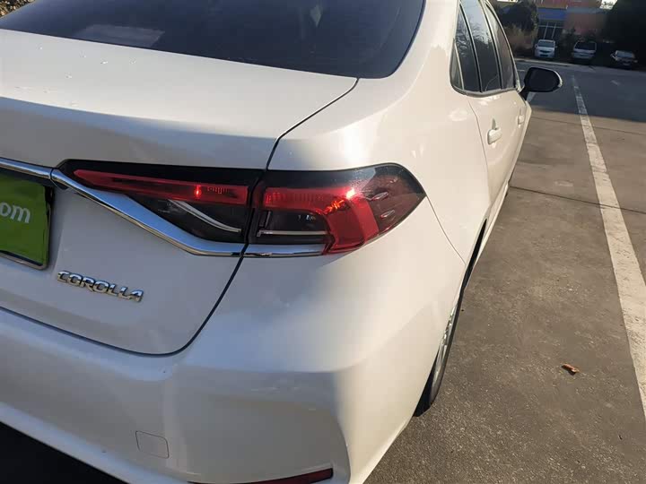 Фото 8 - Toyota Corolla