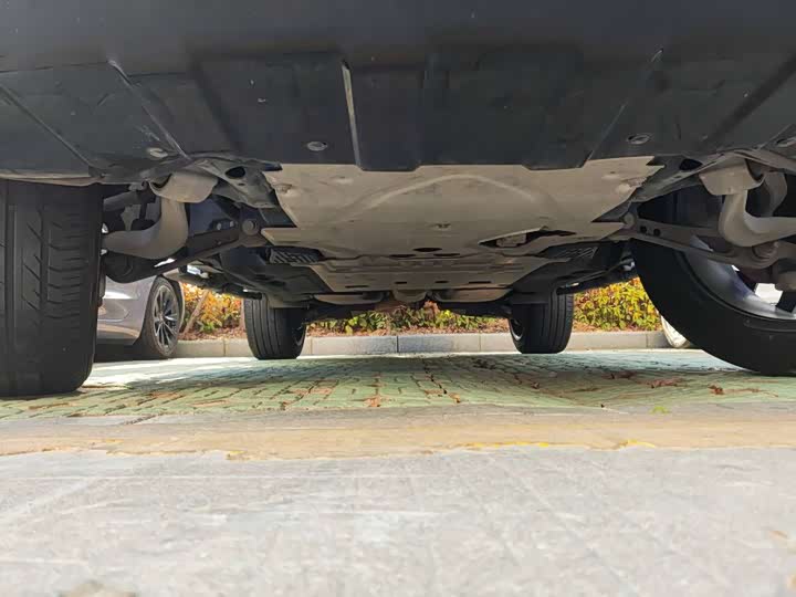 Фото 9 - Land Rover Defender