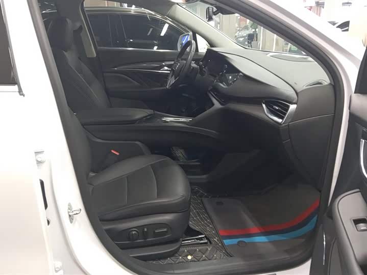 Фото 8 - Buick Enclave