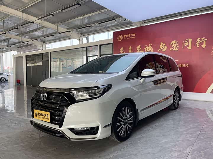 Фото 1 - Honda Elysion