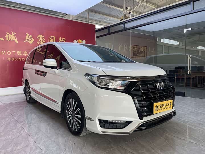 Фото 3 - Honda Elysion