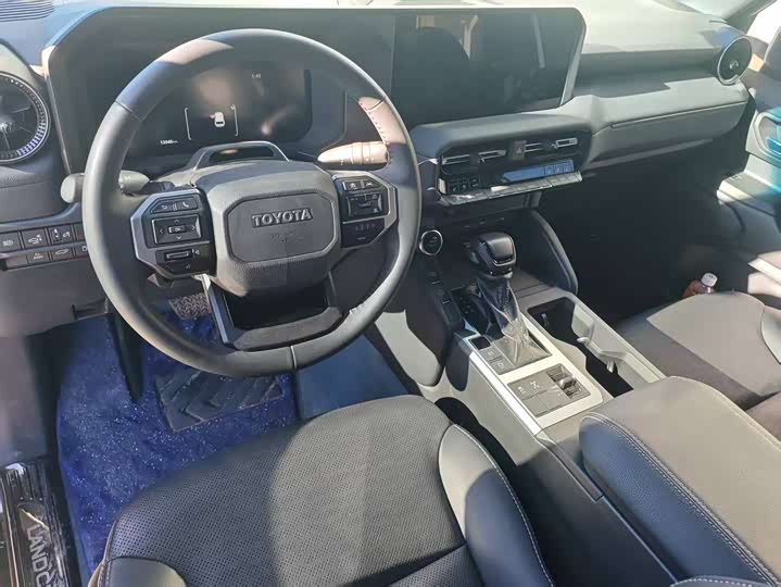 Фото 2 - Toyota Prado