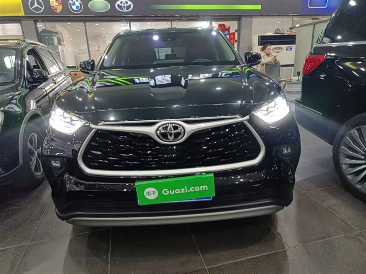 Фото 3 - Toyota Highlander