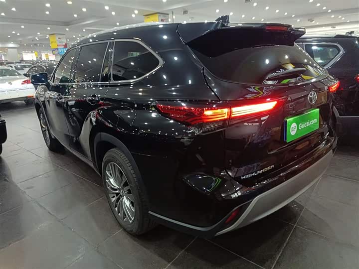 Фото 5 - Toyota Highlander