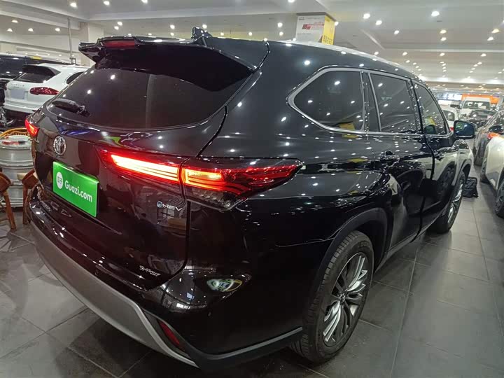 Фото 7 - Toyota Highlander