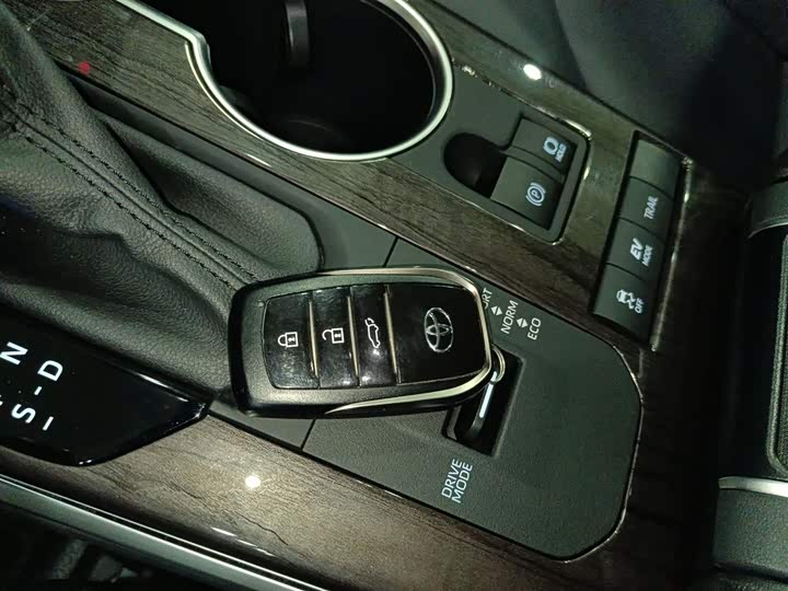 Фото 9 - Toyota Highlander