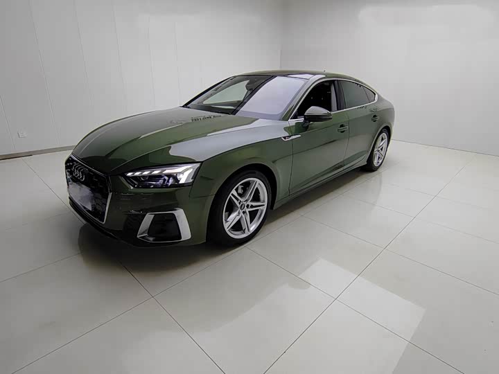 Фото 1 - Audi A5