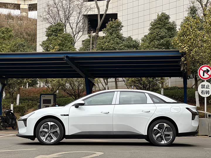 Фото 5 - XPeng Mona M03