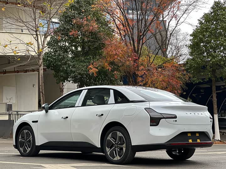 Фото 7 - XPeng Mona M03