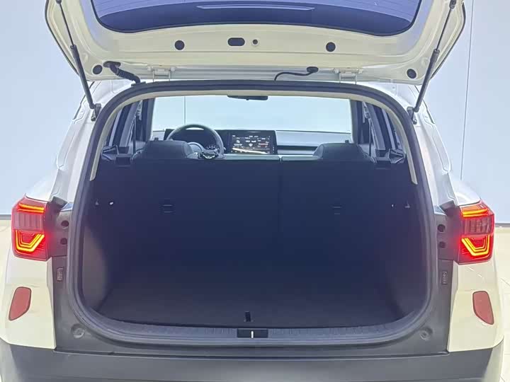 Фото 9 - Kia KX3