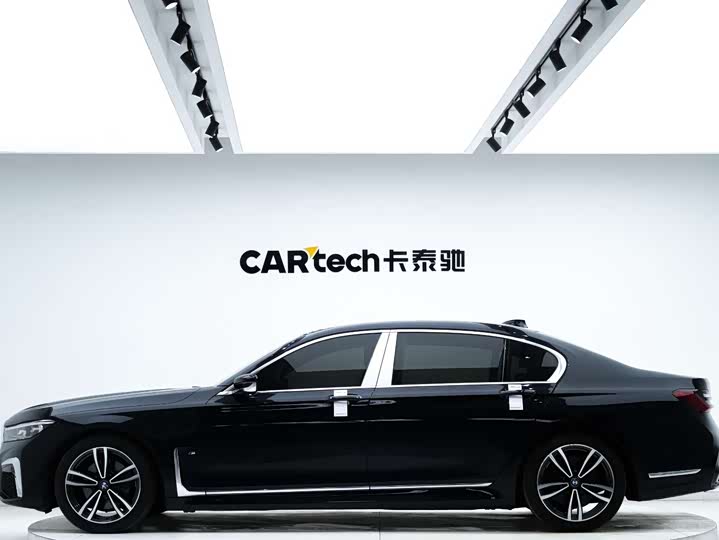 Фото 2 - BMW 7 Series