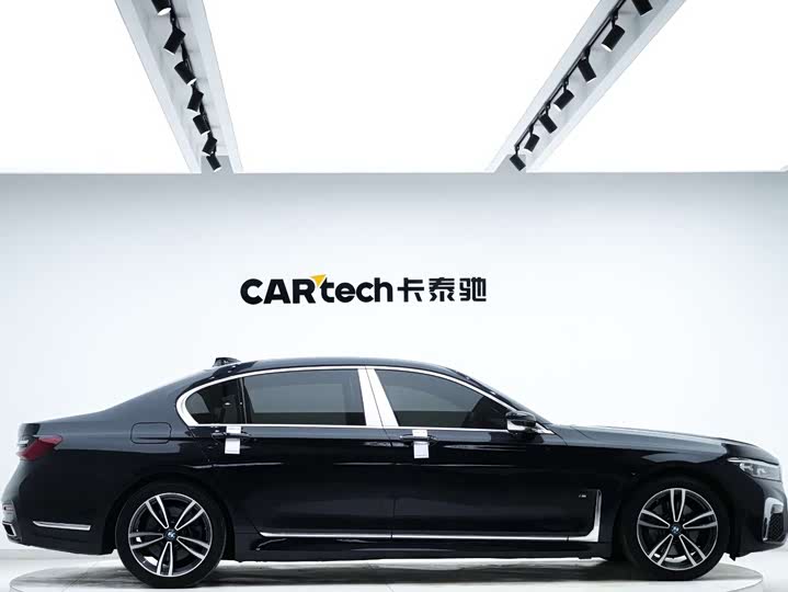 Фото 5 - BMW 7 Series