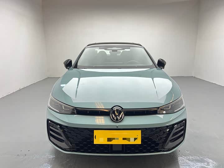 Фото 2 - Volkswagen Passat