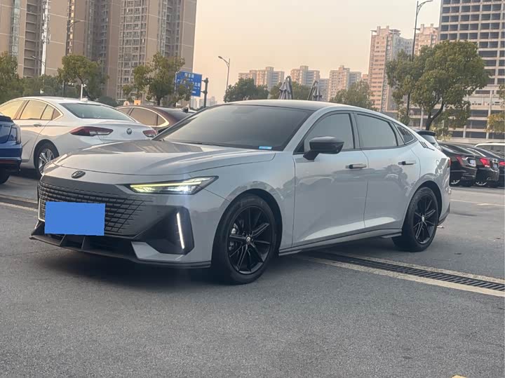 Фото 3 - Changan UNI-V