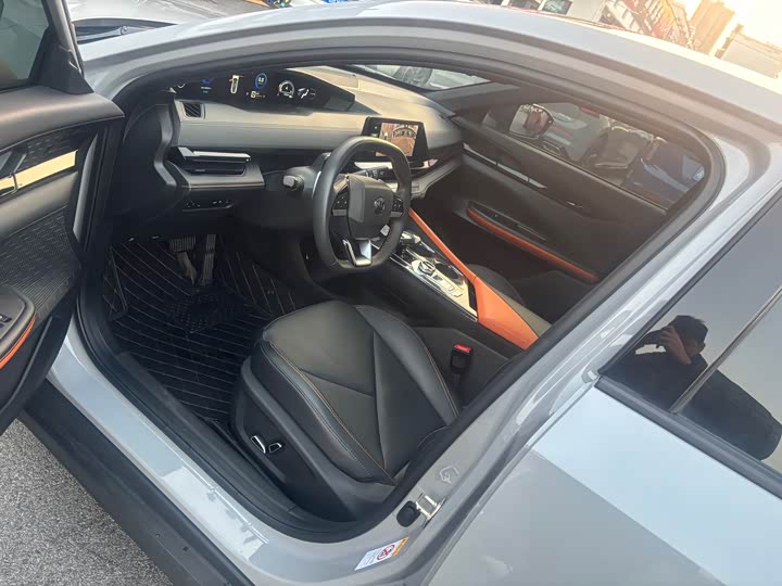 Фото 5 - Changan UNI-V