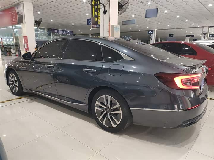 Фото 5 - Honda Accord