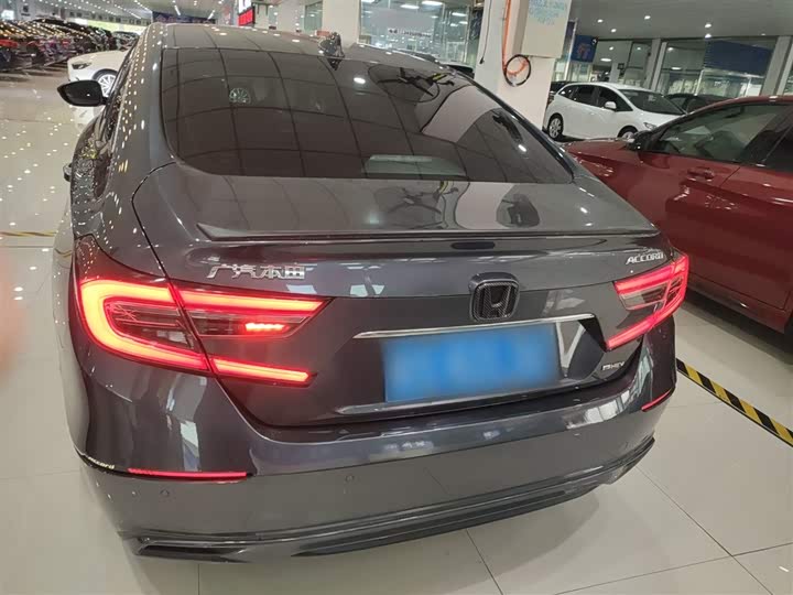 Фото 6 - Honda Accord