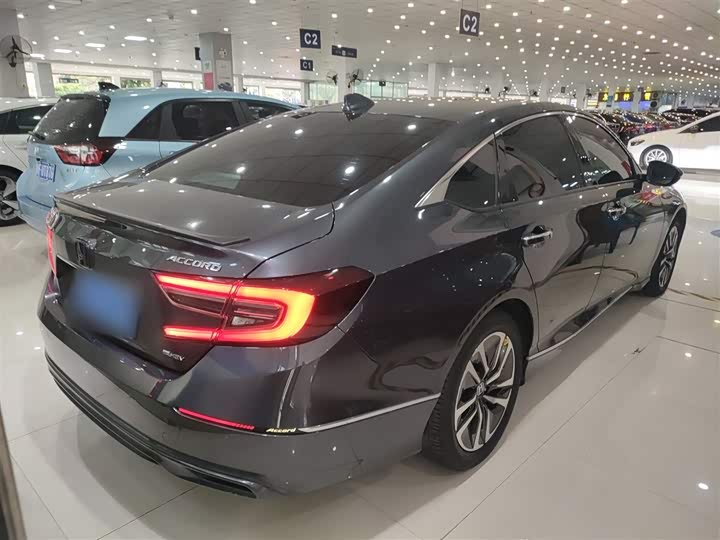 Фото 7 - Honda Accord