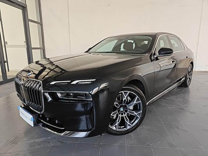 Фото 1 - BMW 7 Series