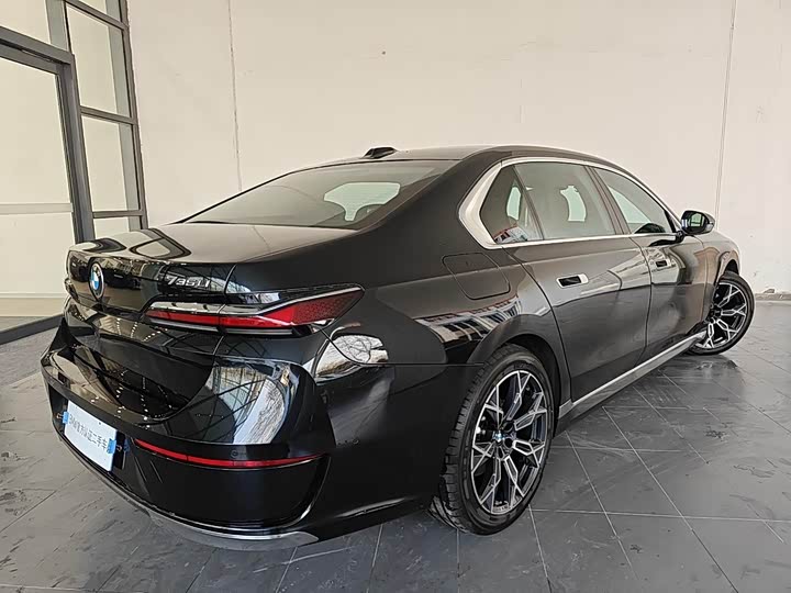 Фото 6 - BMW 7 Series