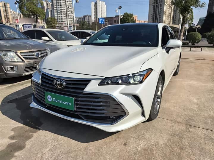 Фото 2 - Toyota Avalon