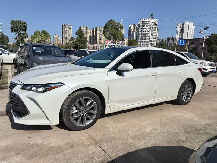 Фото 5 - Toyota Avalon