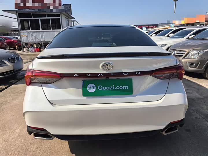 Фото 6 - Toyota Avalon