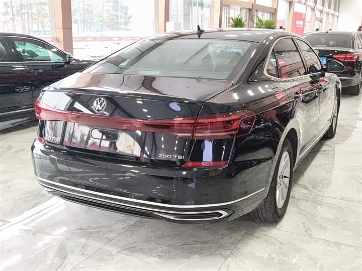 Фото 7 - Volkswagen Passat