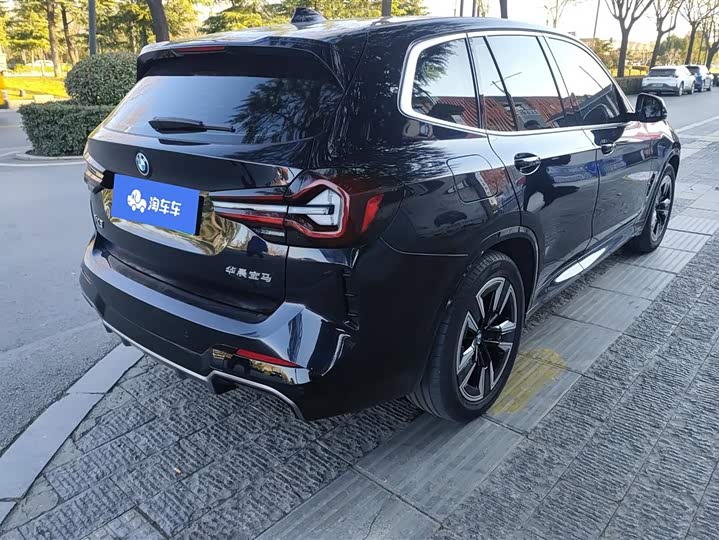 Фото 3 - BMW iX3