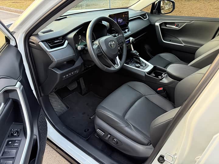 Фото 7 - Toyota Wildlander