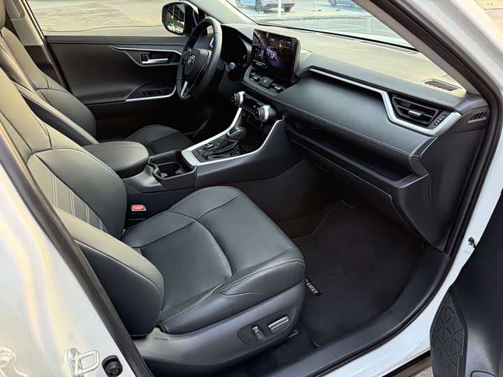 Фото 8 - Toyota Wildlander