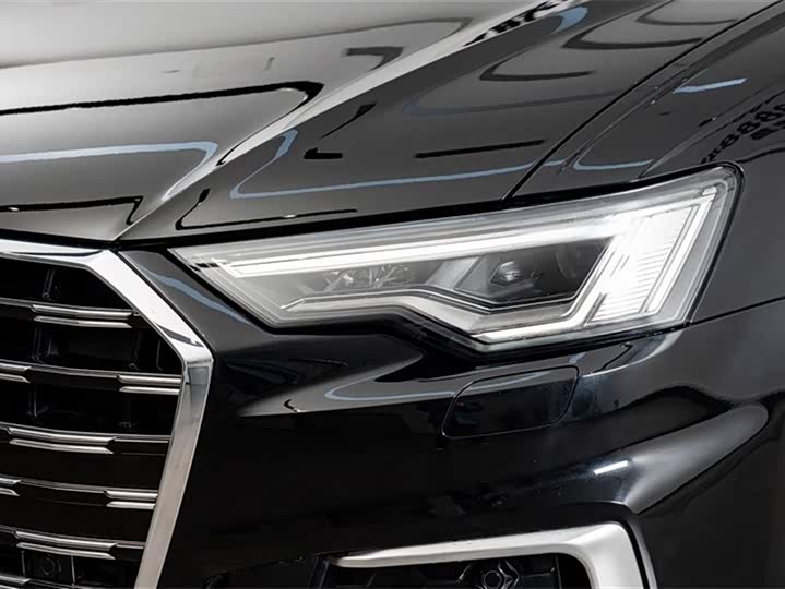 Фото 4 - Audi A6L