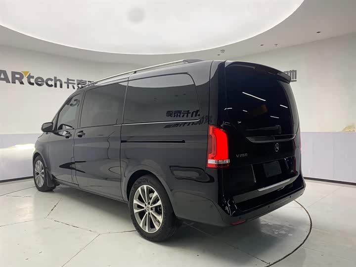 Фото 7 - Mercedes-Benz V-Class