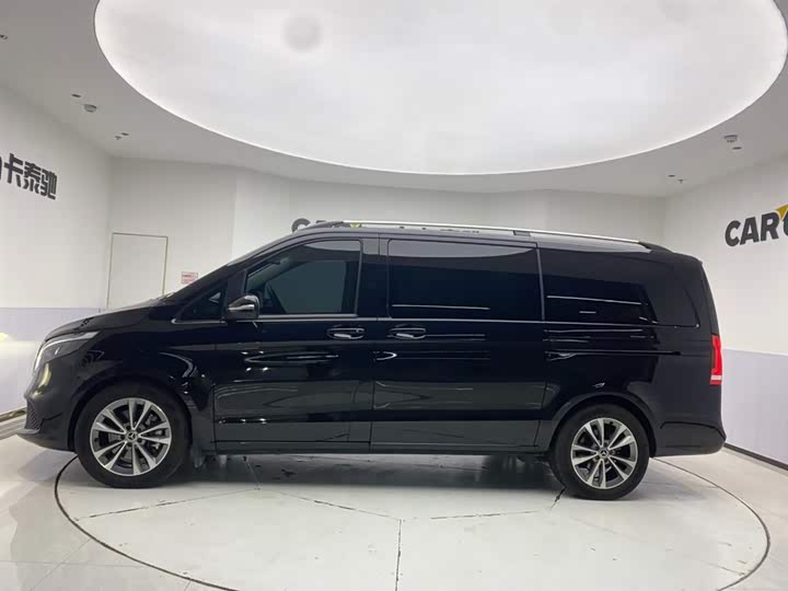 Фото 8 - Mercedes-Benz V-Class