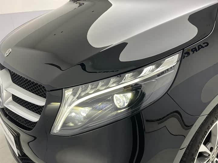 Фото 9 - Mercedes-Benz V-Class