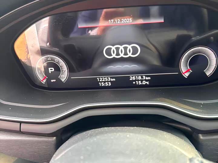 Фото 4 - Audi A4L