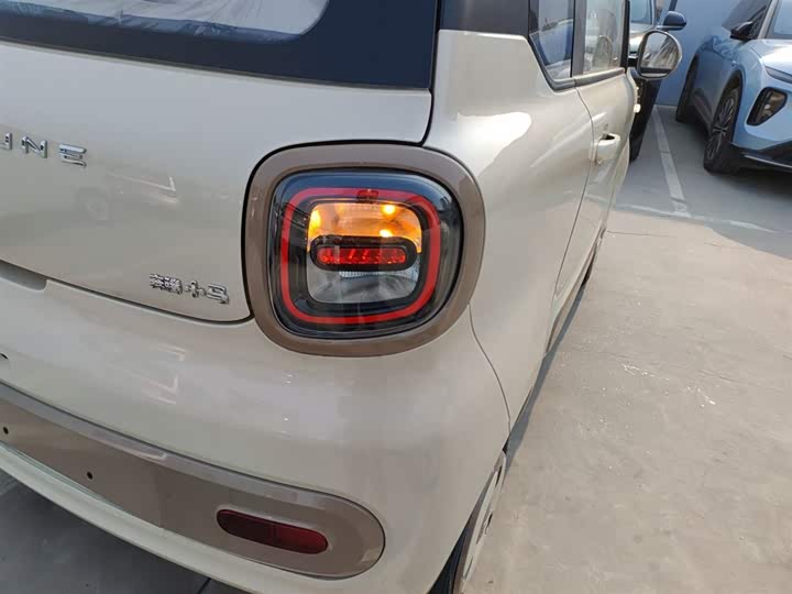 Фото 8 - Bestune Pony